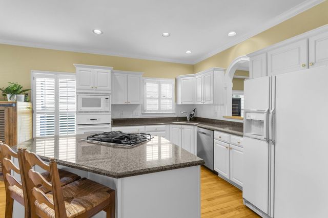 10 Commons Court, Isle Of Palms, SC 29451