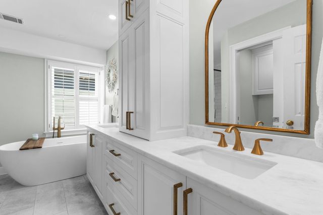 10 Commons Court, Isle Of Palms, SC 29451