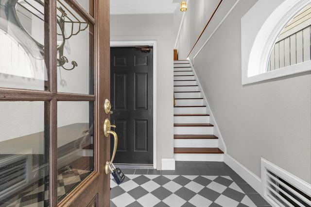 10 Commons Court, Isle Of Palms, SC 29451