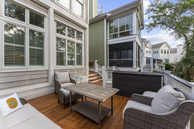 10 Commons Court, Isle Of Palms, SC 29451