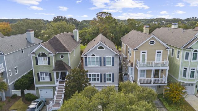 10 Commons Court, Isle Of Palms, SC 29451