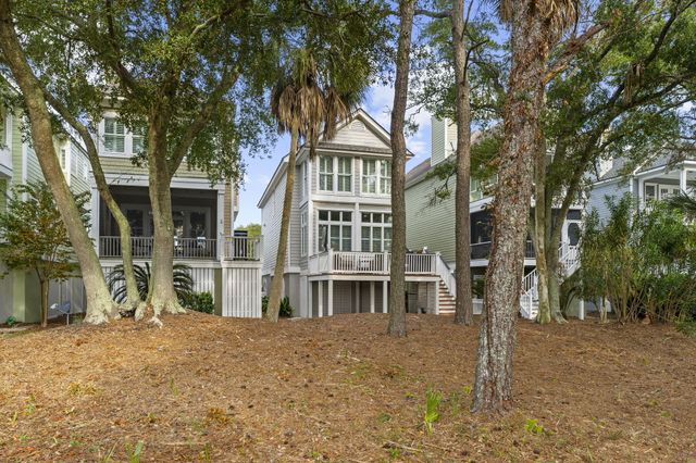 10 Commons Court, Isle Of Palms, SC 29451