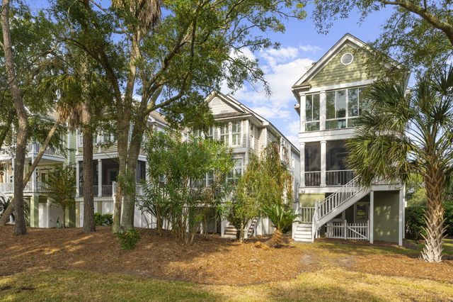 10 Commons Court, Isle Of Palms, SC 29451