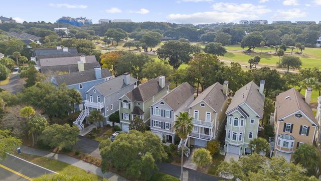 10 Commons Court, Isle Of Palms, SC 29451