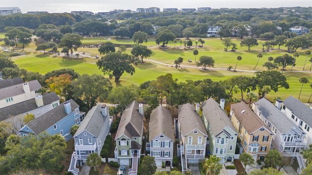 10 Commons Court, Isle Of Palms, SC 29451