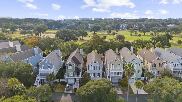10 Commons Court, Isle Of Palms, SC 29451