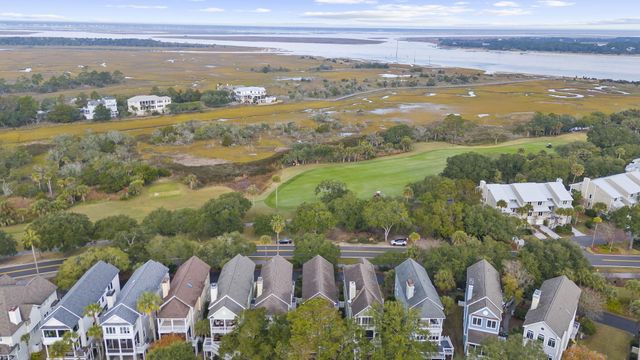 10 Commons Court, Isle Of Palms, SC 29451