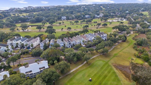 10 Commons Court, Isle Of Palms, SC 29451