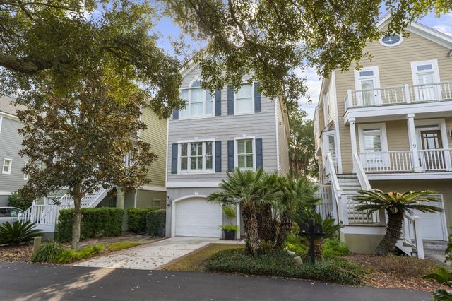10 Commons Court, Isle Of Palms, SC 29451