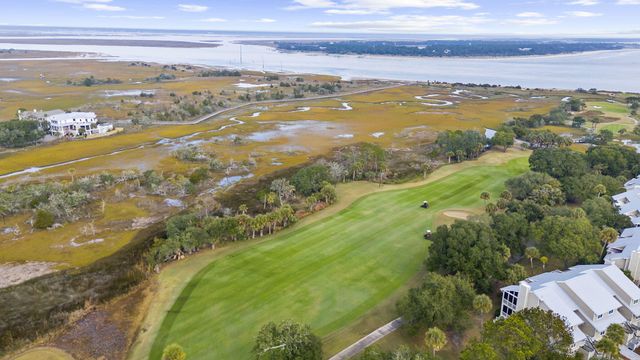 10 Commons Court, Isle Of Palms, SC 29451