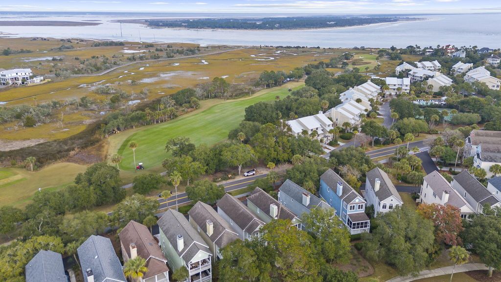 10 Commons Court, Isle Of Palms, SC 29451