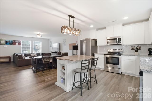 2417 Kings Cross Court, Winston Salem, NC 27127