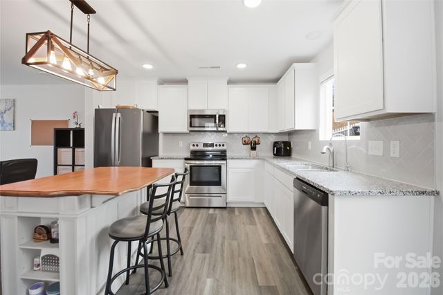 2417 Kings Cross Court, Winston Salem, NC 27127