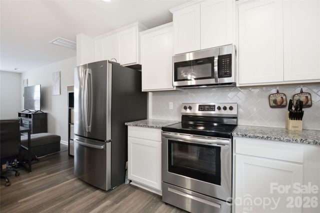 2417 Kings Cross Court, Winston Salem, NC 27127