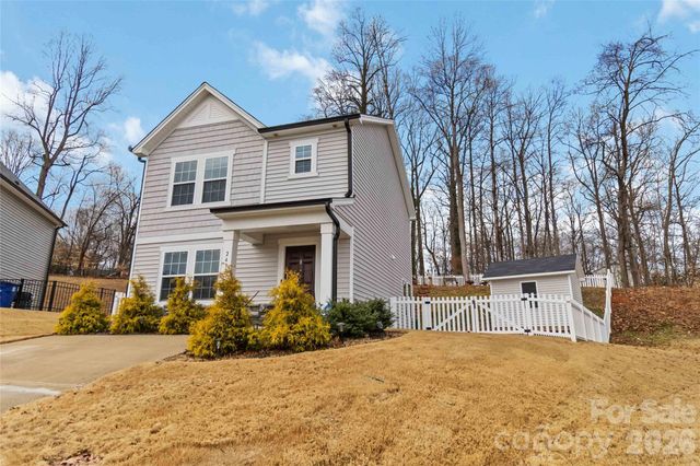 2417 Kings Cross Court, Winston Salem, NC 27127