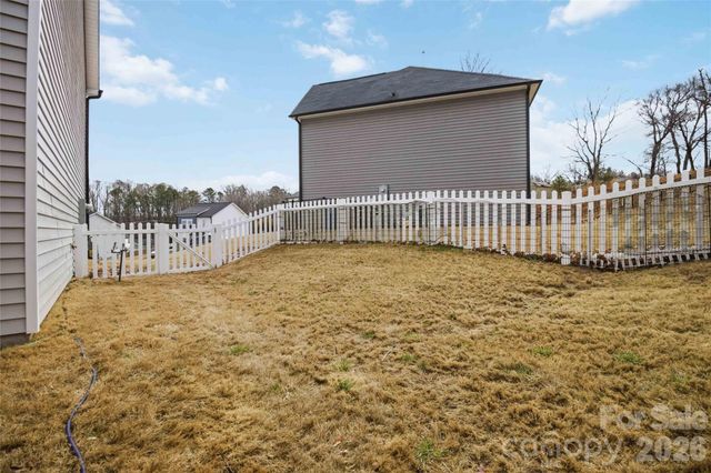 2417 Kings Cross Court, Winston Salem, NC 27127