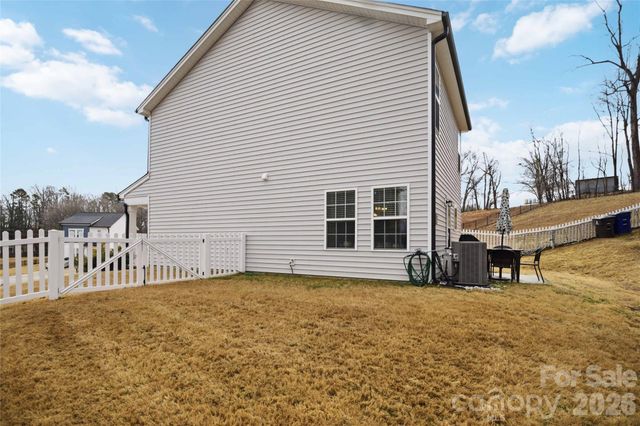 2417 Kings Cross Court, Winston Salem, NC 27127