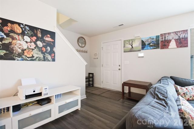 2417 Kings Cross Court, Winston Salem, NC 27127