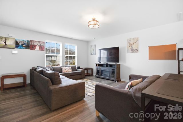 2417 Kings Cross Court, Winston Salem, NC 27127