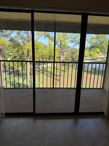 703 Sunny Pine Way B3, Greenacres, FL 33415