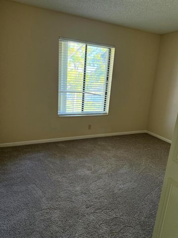 703 Sunny Pine Way B3, Greenacres, FL 33415