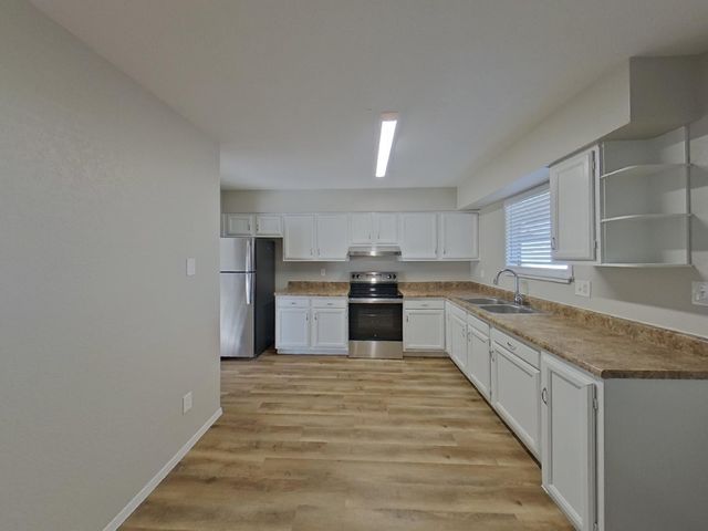 1013 W Anderson Drive, Phoenix, AZ 85023