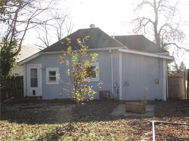 726 Pacific Avenue, Osawatomie, KS 66064