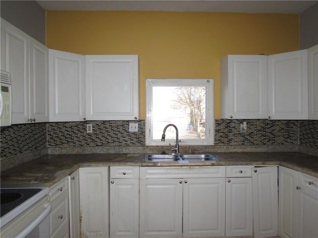 726 Pacific Avenue, Osawatomie, KS 66064