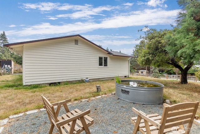 964 Ferry Avenue, Coupeville, WA 98239