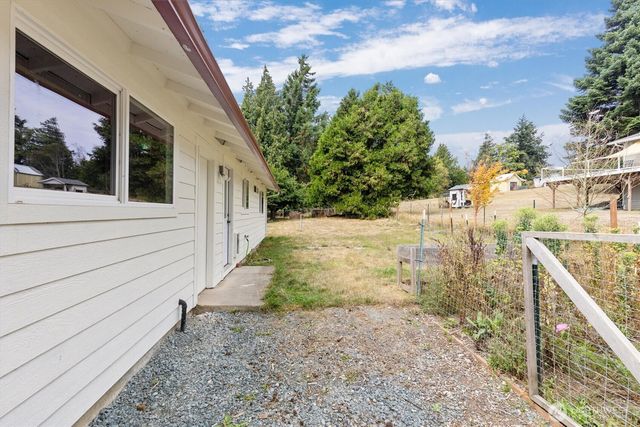 964 Ferry Avenue, Coupeville, WA 98239