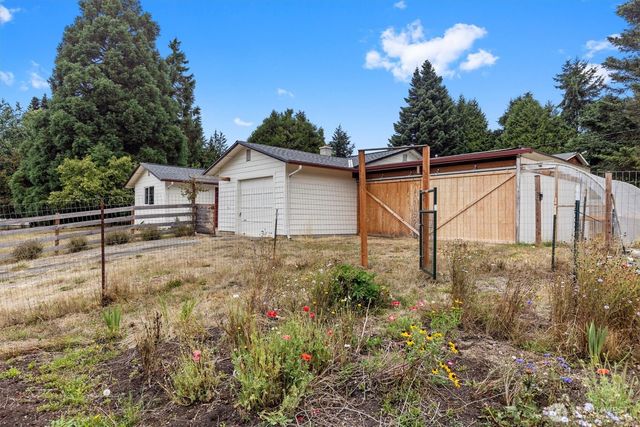 964 Ferry Avenue, Coupeville, WA 98239