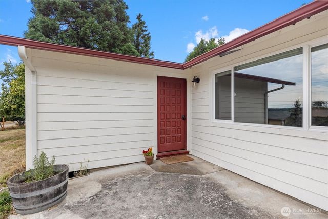 964 Ferry Avenue, Coupeville, WA 98239