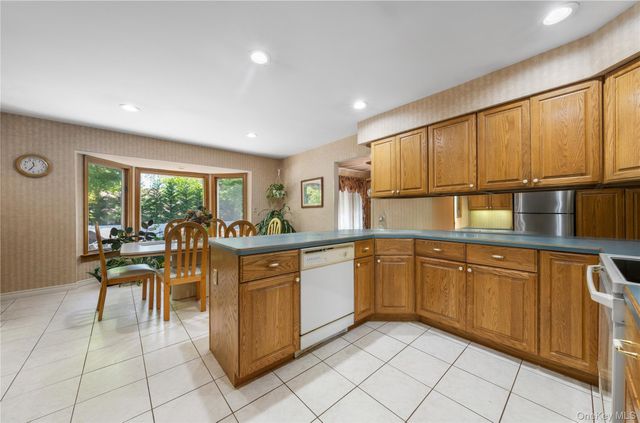 33 View Drive, Miller Place, NY 11764