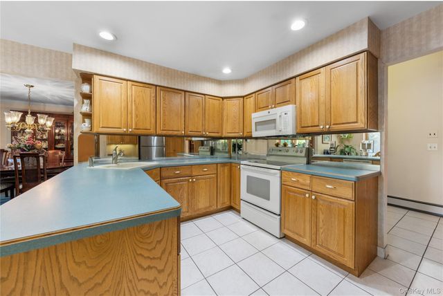 33 View Drive, Miller Place, NY 11764