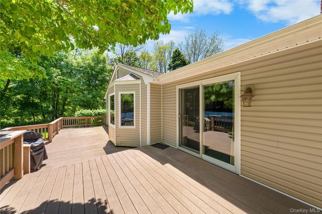 33 View Drive, Miller Place, NY 11764