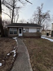 22921 Rosewood Street, Oak Park, MI 48237