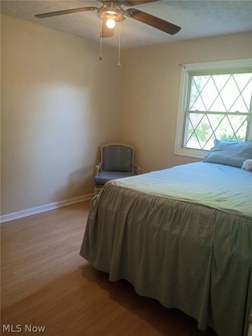1977 Massillon Road, Akron, OH 44312