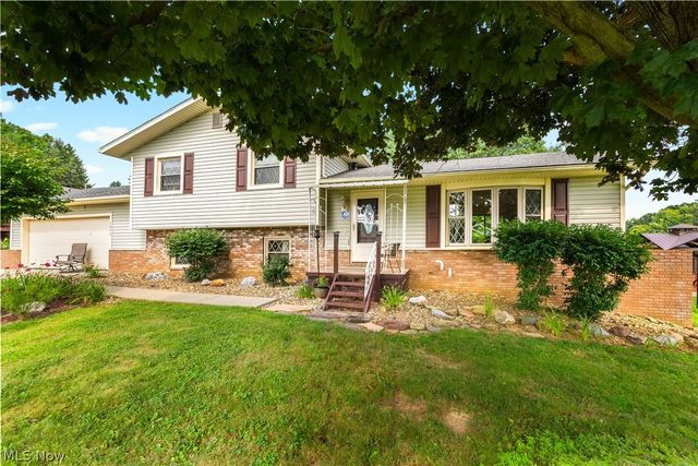 1977 Massillon Road, Akron, OH 44312