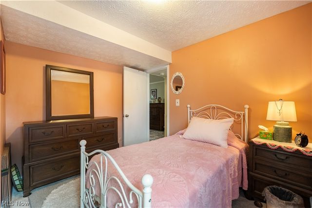 1977 Massillon Road, Akron, OH 44312