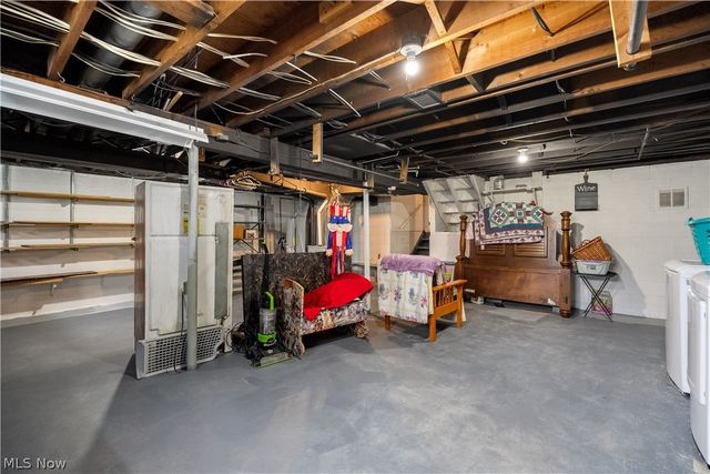1977 Massillon Road, Akron, OH 44312