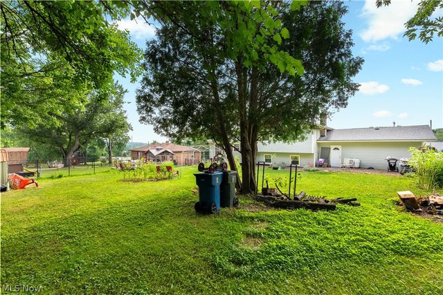 1977 Massillon Road, Akron, OH 44312