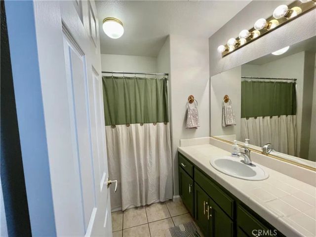 443 S Park, Kerman, CA 93630