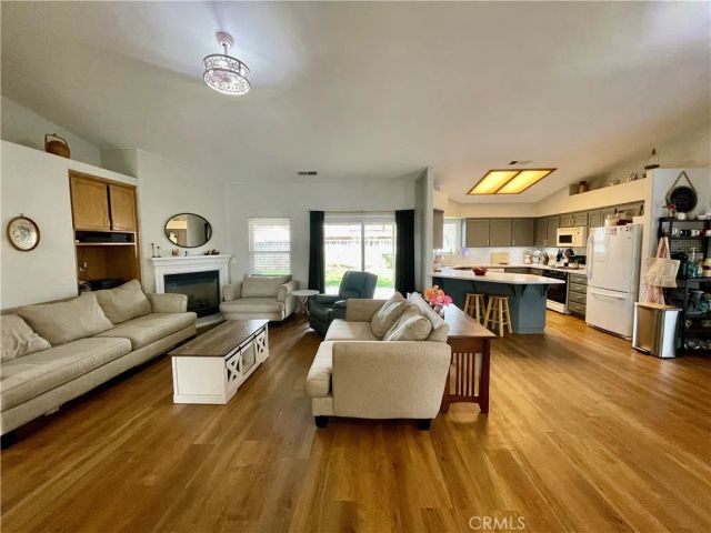 443 S Park, Kerman, CA 93630