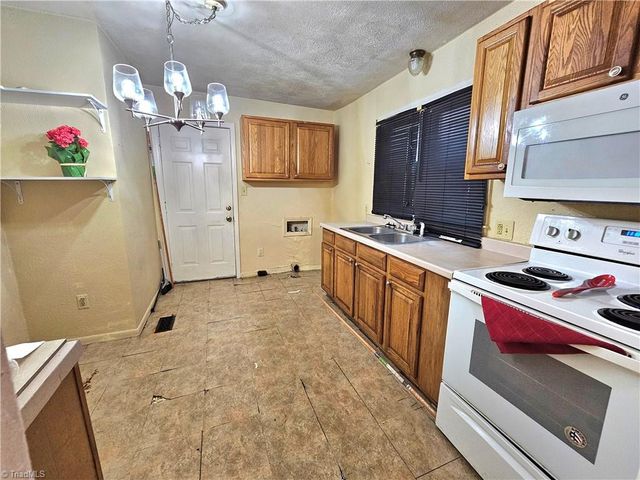 1111 Winslow Street, High Point, NC 27260