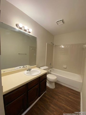 7214 RIMWOOD ST, Live Oak, TX 78233