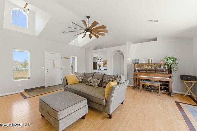 445 S BELLA Road, Chino Valley, AZ 86323