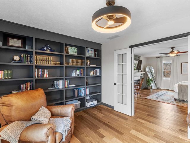 10001 Oglesby Drive, Evansville, IN 47720