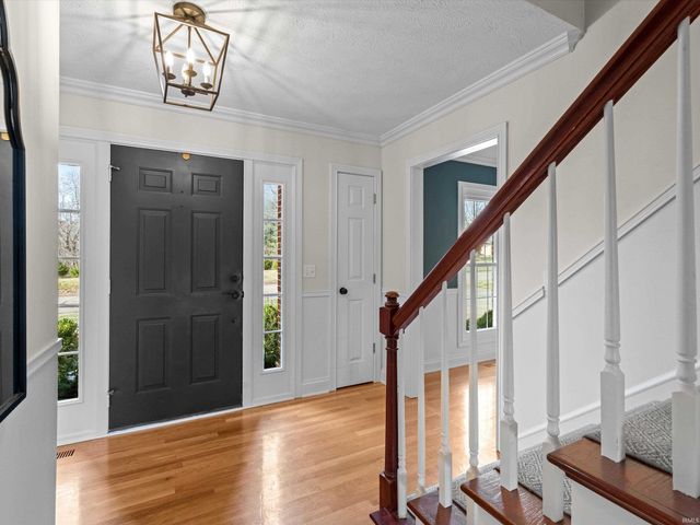 10001 Oglesby Drive, Evansville, IN 47720