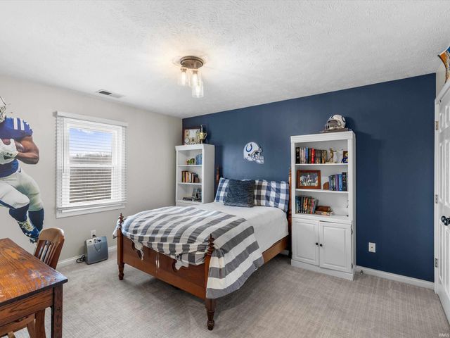 10001 Oglesby Drive, Evansville, IN 47720