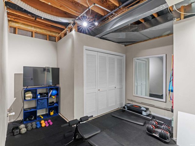 10001 Oglesby Drive, Evansville, IN 47720